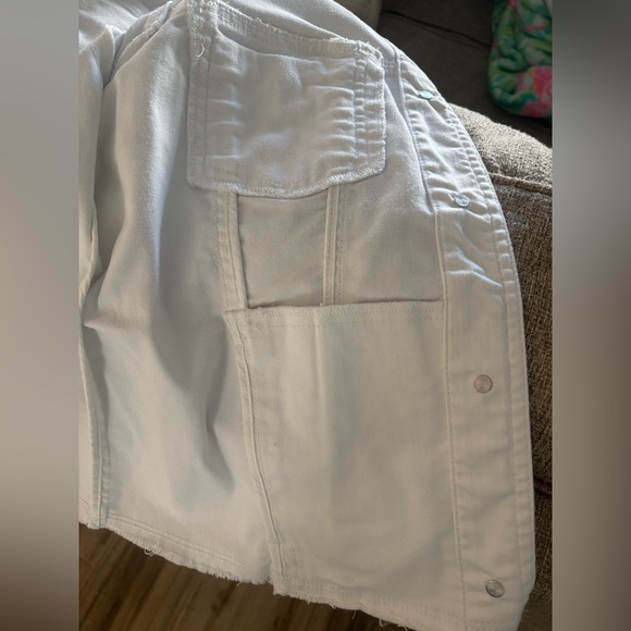Tommy Bahama White Denim Jacket in size medium excellent condition - Picture 8 of 8